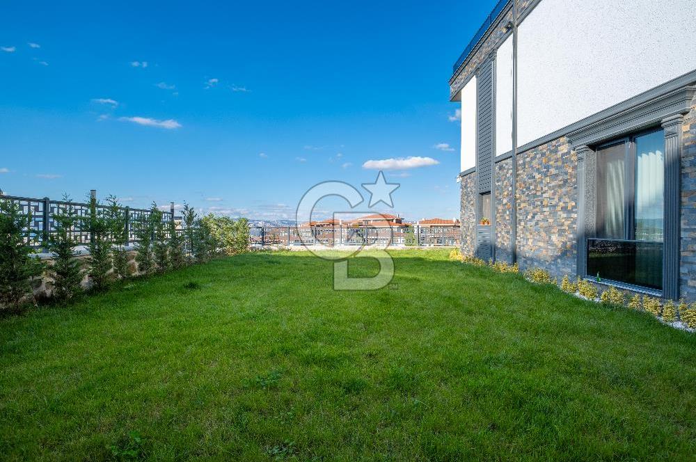 BAŞİSKELE'DE PANORAMİK DENİZ MANZARALI 6+1 LÜKS MÜSTAKİL VİLLA
