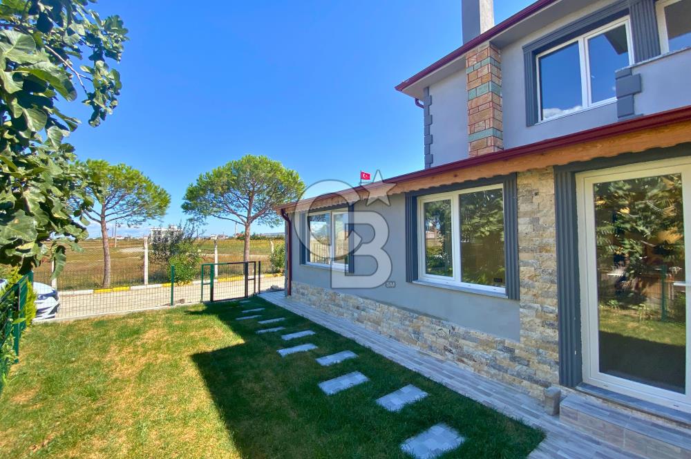 Çanakkale Umurbey'de Denize Sıfır Site'de 3+1 Tam Müstakil Villa