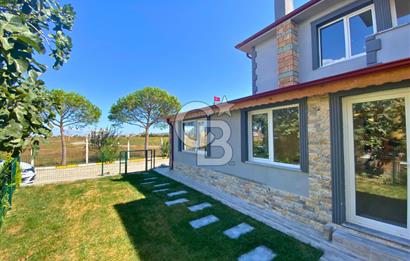 Çanakkale Umurbey'de Denize Sıfır Site'de 3+1 Tam Müstakil Villa
