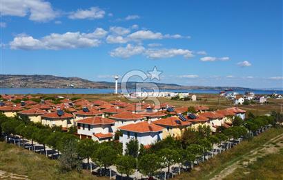 Çanakkale Umurbey'de Denize Sıfır Site'de 3+1 Tam Müstakil Villa