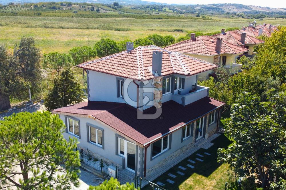 Çanakkale Umurbey'de Denize Sıfır Site'de 3+1 Tam Müstakil Villa