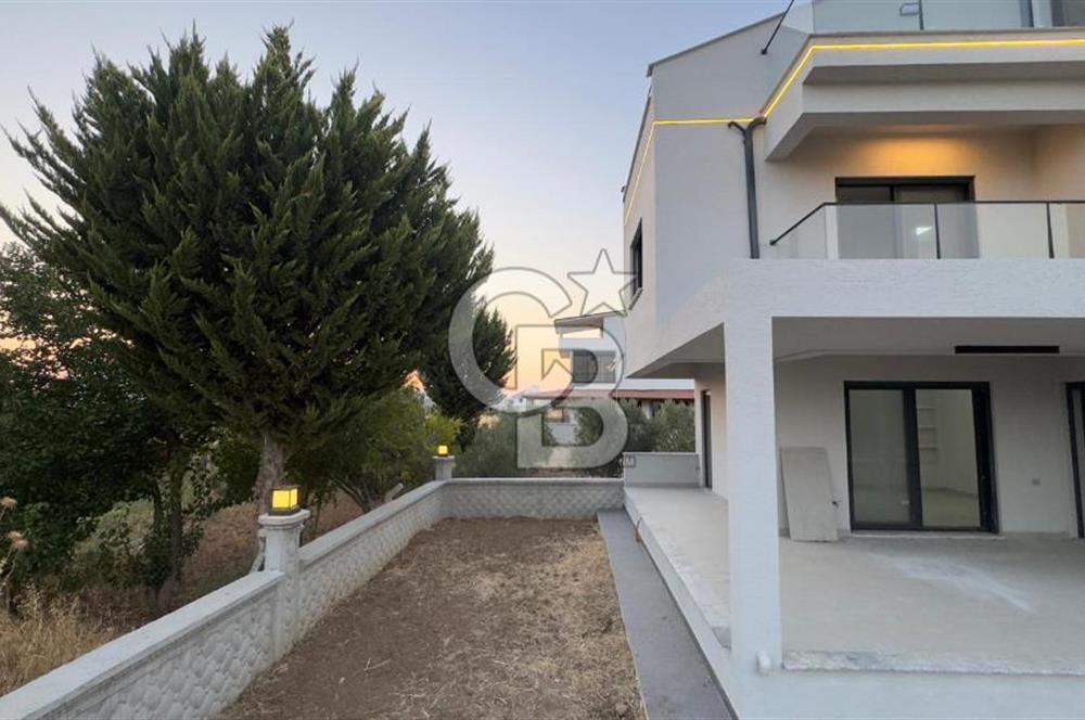 CB.Route'dan Dikili Salihlerde Deniz Manzaralı Müstakil Villa