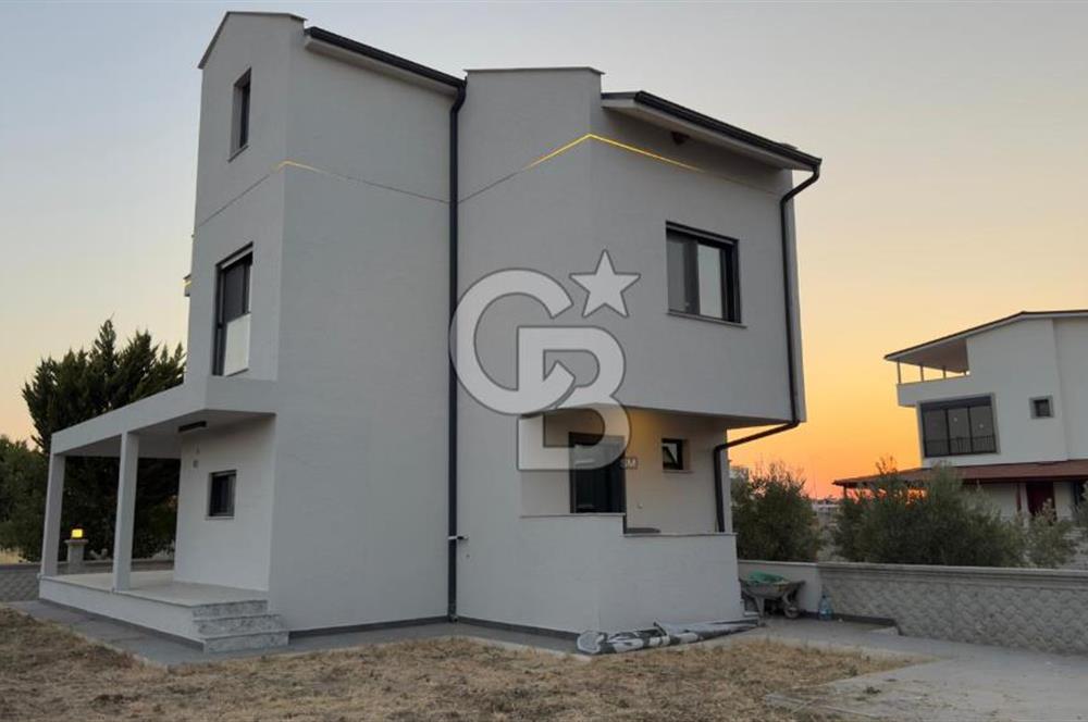 CB.Route'dan Dikili Salihlerde Deniz Manzaralı Müstakil Villa