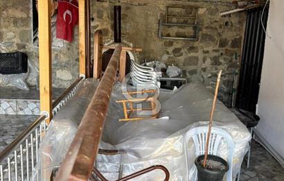 ŞARKÖY HOŞKÖY' DE DENİZE SIFIR SİTEDE YAZLIK TRİPLEX VİLLA