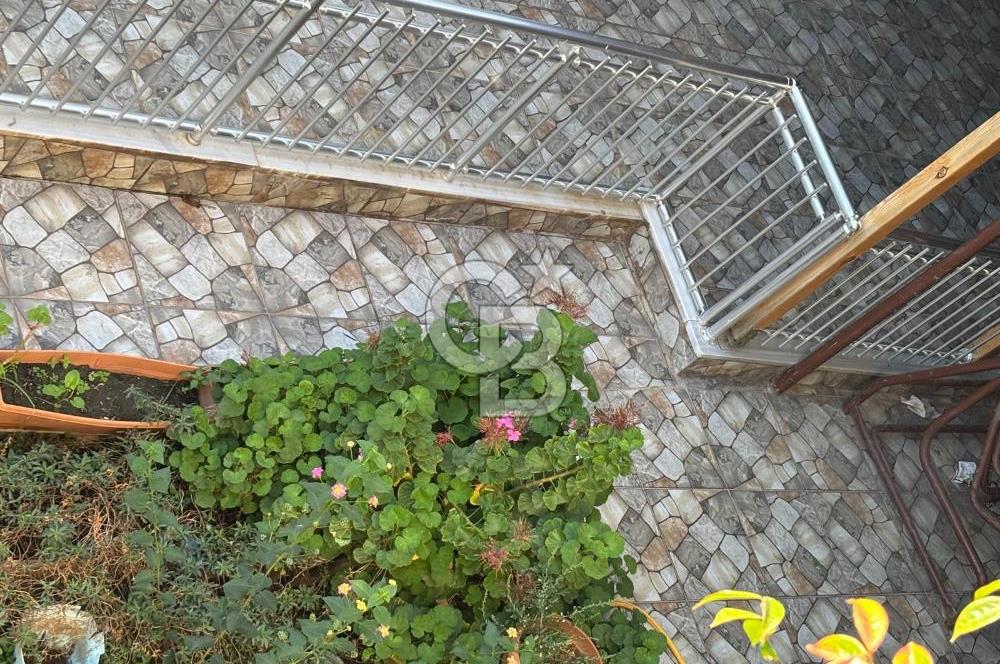 ŞARKÖY HOŞKÖY' DE DENİZE SIFIR SİTEDE YAZLIK TRİPLEX VİLLA