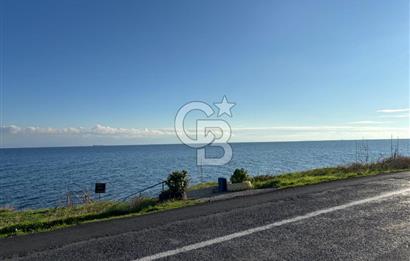 ŞARKÖY HOŞKÖY' DE DENİZE SIFIR SİTEDE YAZLIK TRİPLEX VİLLA