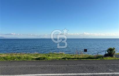 ŞARKÖY HOŞKÖY' DE DENİZE SIFIR SİTEDE YAZLIK TRİPLEX VİLLA