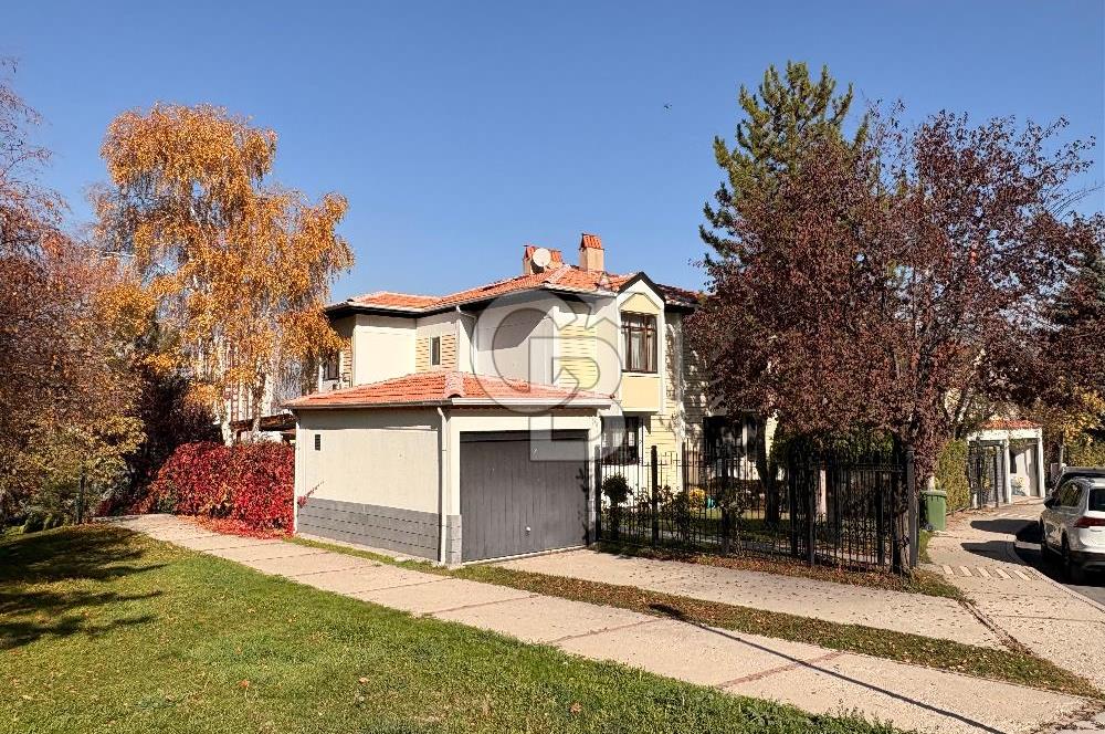 KONUTKENT 2 DE YENİLENMİŞ ŞEREFİYESİ YÜKSEK SATILIK KÖŞE VİLLA