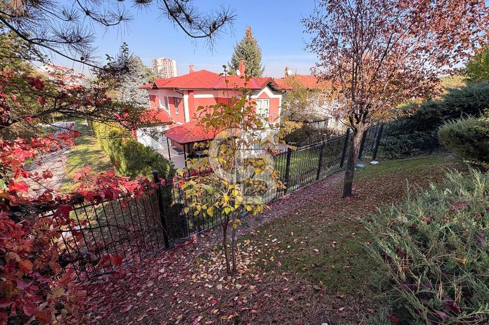 KONUTKENT 2 DE YENİLENMİŞ ŞEREFİYESİ YÜKSEK SATILIK KÖŞE VİLLA