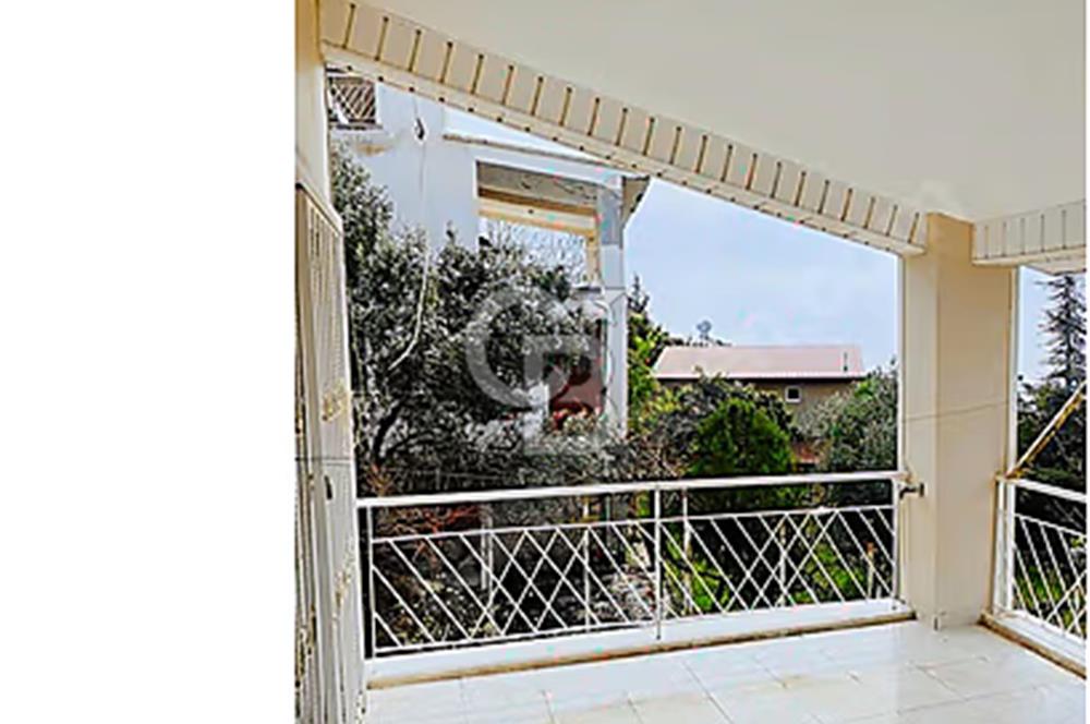 MERSİN İLEMİN ESENTEPEDE MANZARASIYLA BÜYÜLEYEN TRİPLEKS VİLLA