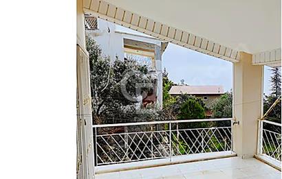 MERSİN İLEMİN ESENTEPEDE MANZARASIYLA BÜYÜLEYEN TRİPLEKS VİLLA