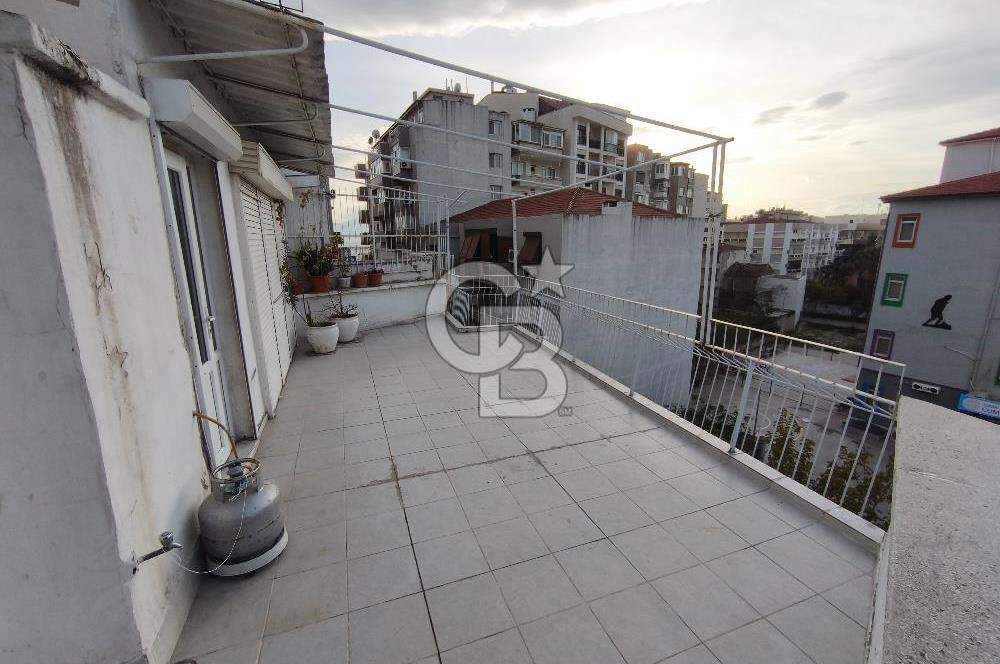 Karşıyaka Tuna Mh. Denize Yakın Geniş Teraslı Satılık 3+1 Daire