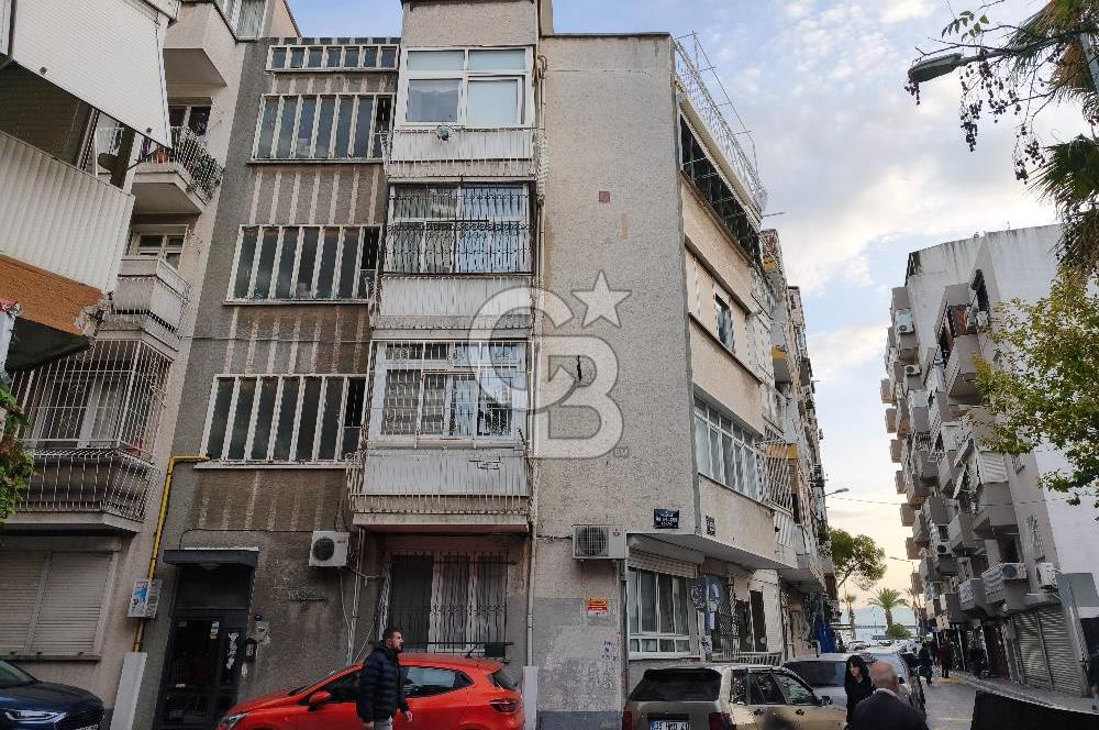 Karşıyaka Tuna Mh. Denize Yakın Geniş Teraslı Satılık 3+1 Daire