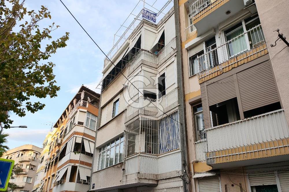 Karşıyaka Tuna Mh. Denize Yakın Geniş Teraslı Satılık 3+1 Daire