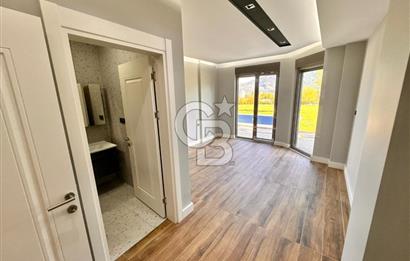 CB ENVOY | Kartepe Acısu'da Yatay Mimari Havuzlu 4+1 Lüks Villa