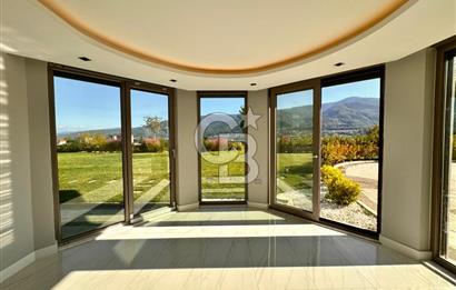 CB ENVOY | Kartepe Acısu'da Yatay Mimari Havuzlu 4+1 Lüks Villa