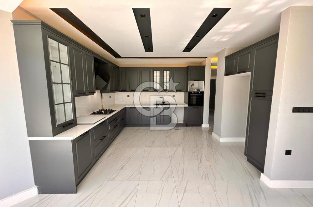 CB ENVOY | Kartepe Acısu'da Yatay Mimari Havuzlu 4+1 Lüks Villa