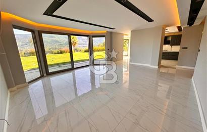 CB ENVOY | Kartepe Acısu'da Yatay Mimari Havuzlu 4+1 Lüks Villa