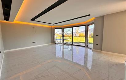 CB ENVOY | Kartepe Acısu'da Yatay Mimari Havuzlu 4+1 Lüks Villa