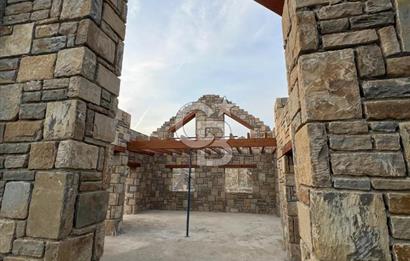 DOĞAL TAŞ VE LÜKS BULUŞUYOR ANAHTAR TESLİM SATILIK TAŞ VİLLA