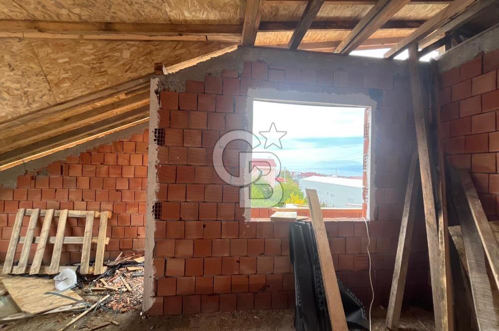 ÇENESUYU ÇINARLI DA YENİ BİNA DENİZ MANZARALI ÇATI DUBLEKS DAİRE