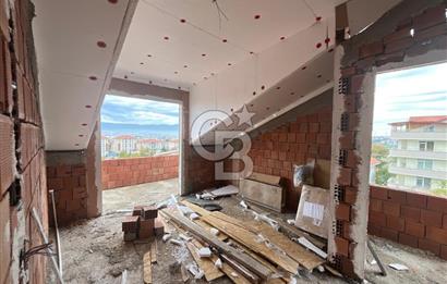 ÇENESUYU ÇINARLI DA YENİ BİNA DENİZ MANZARALI ÇATI DUBLEKS DAİRE