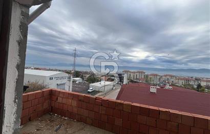 ÇENESUYU ÇINARLI DA YENİ BİNA DENİZ MANZARALI ÇATI DUBLEKS DAİRE