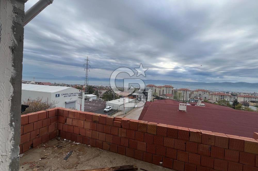 ÇENESUYU ÇINARLI DA YENİ BİNA DENİZ MANZARALI ÇATI DUBLEKS DAİRE