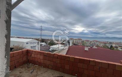 ÇENESUYU ÇINARLI DA YENİ BİNA DENİZ MANZARALI ÇATI DUBLEKS DAİRE