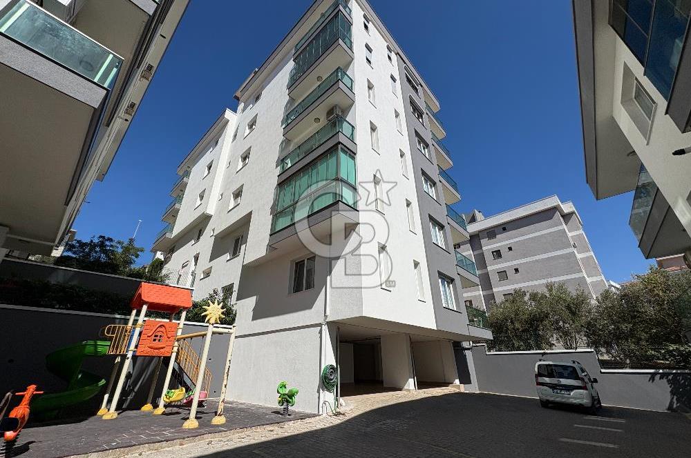 GÜZELBAHÇE YELKİDE SATILIK SİTE İÇERİSİNDE BAHÇELİ 3+1 DAİRE