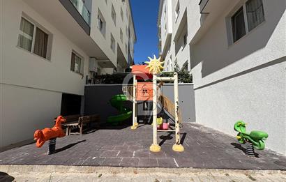 GÜZELBAHÇE YELKİDE SATILIK SİTE İÇERİSİNDE BAHÇELİ 3+1 DAİRE