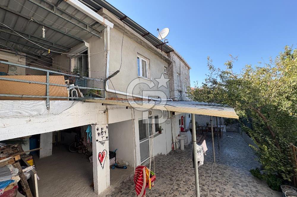 URLA SANAT SOKAĞINA YAKIN SATILIK 150 YILLIK TAŞ EV