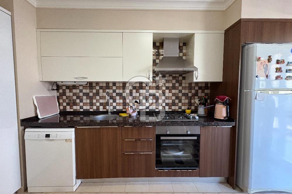 GÜZELBAHÇE YELKİDE SATILIK SİTE İÇERİSİNDE BAHÇELİ 3+1 DAİRE