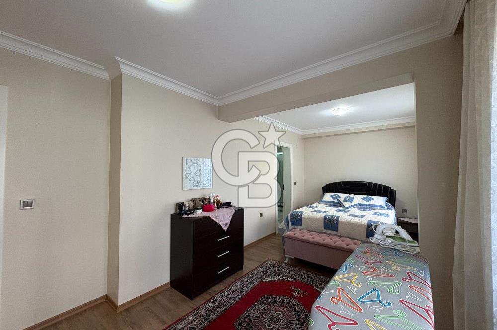 GÜZELBAHÇE YELKİDE SATILIK SİTE İÇERİSİNDE BAHÇELİ 3+1 DAİRE