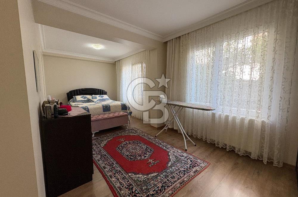 GÜZELBAHÇE YELKİDE SATILIK SİTE İÇERİSİNDE BAHÇELİ 3+1 DAİRE