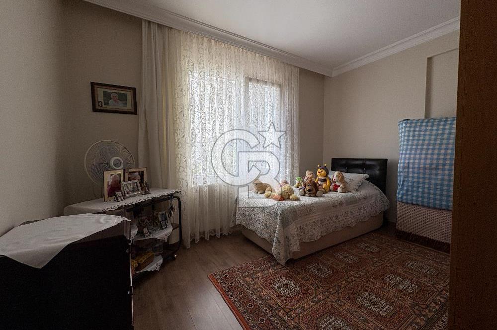 GÜZELBAHÇE YELKİDE SATILIK SİTE İÇERİSİNDE BAHÇELİ 3+1 DAİRE