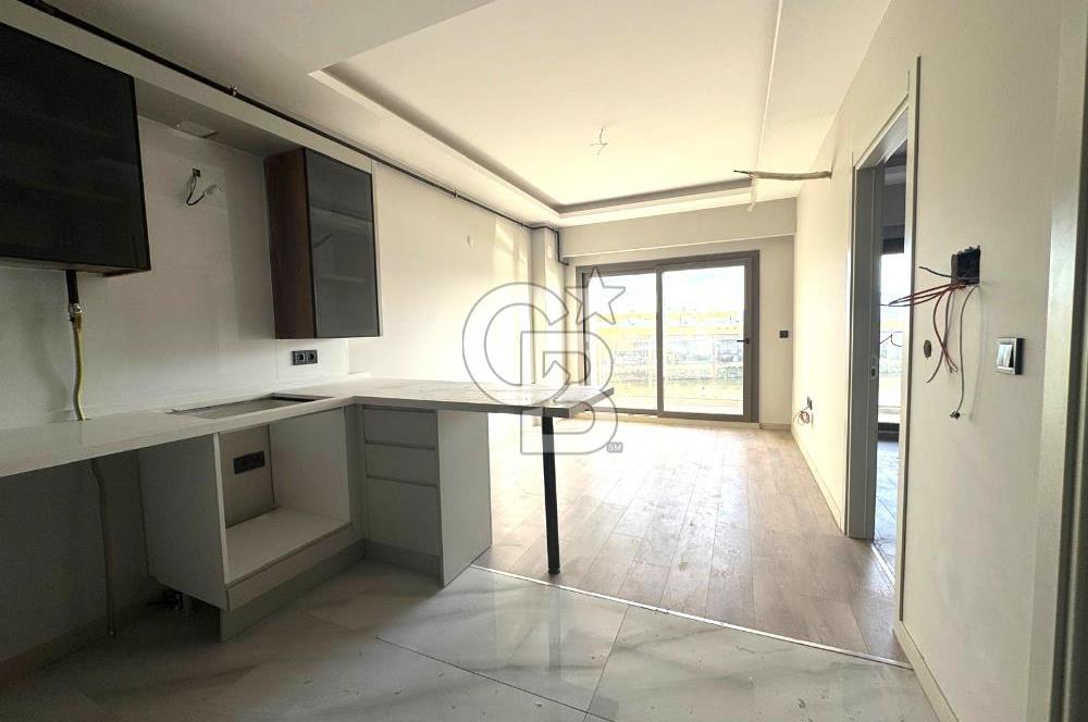 ATAŞEHİR; HAVUZLU SİTE, AKILLI EV, DENİZ MANZ. SATILIK 1+1 DAİRE