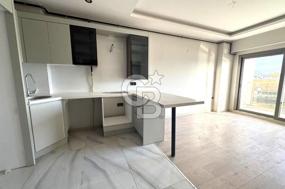 ATAŞEHİR; HAVUZLU SİTE, AKILLI EV, DENİZ MANZ. SATILIK 1+1 DAİRE