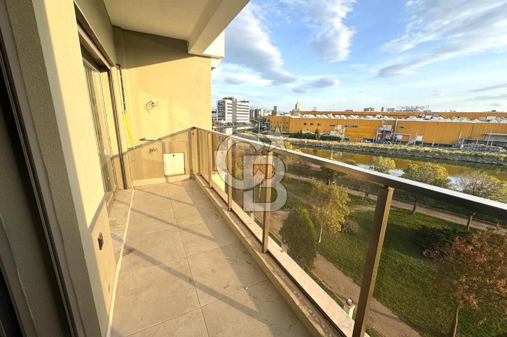 ATAŞEHİR; HAVUZLU SİTE, AKILLI EV, DENİZ MANZ. SATILIK 1+1 DAİRE