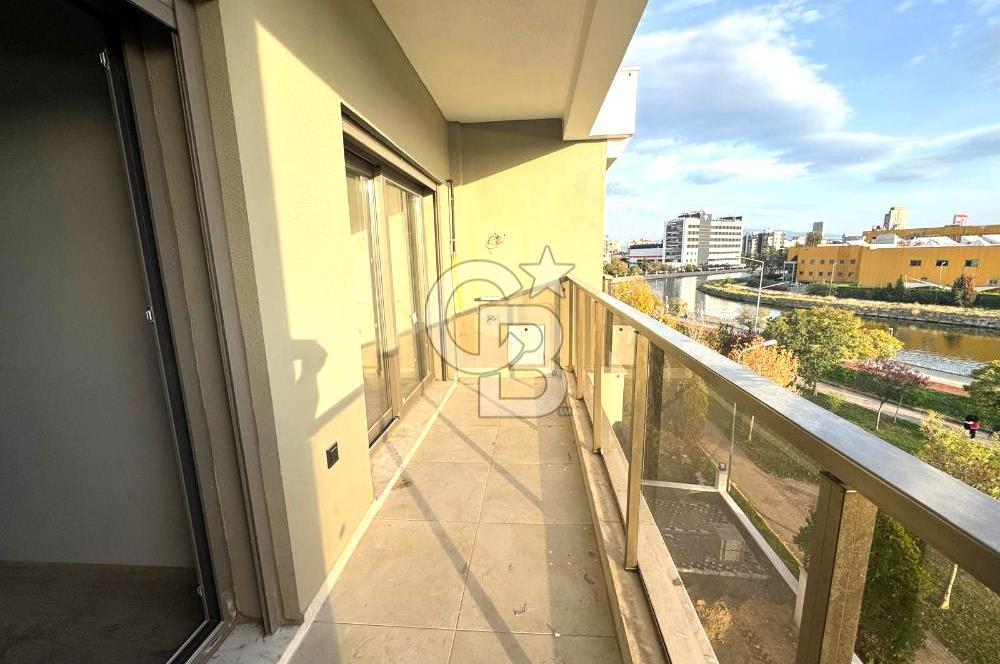 ATAŞEHİR; HAVUZLU SİTE, AKILLI EV, DENİZ MANZ. SATILIK 1+1 DAİRE