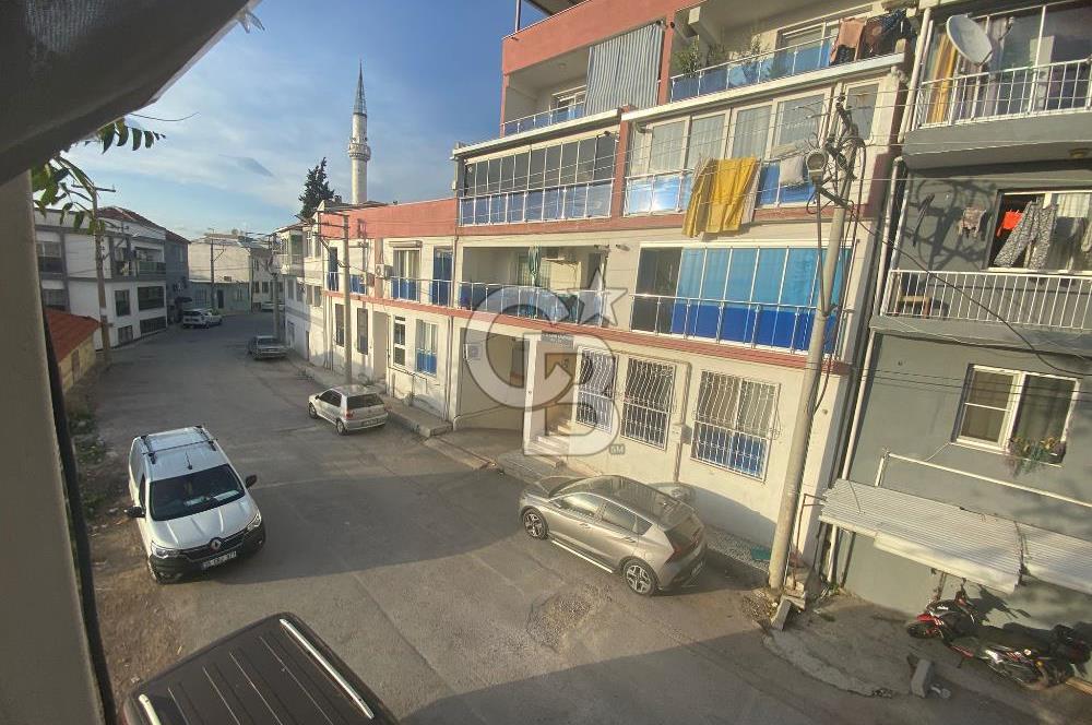 İzmir Çiğli Şirintepe'de 3+1 Satılık Doğalgazlı Panaromik Manzaralı Daire 