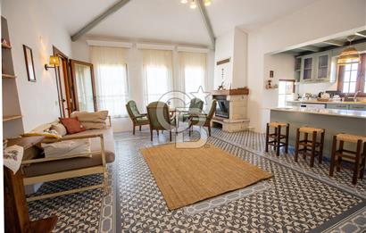 BOZCAADA'DA 5 DÖNÜM İÇİNDE, DENİZ MANZARALI HARİKA TAŞ EV..