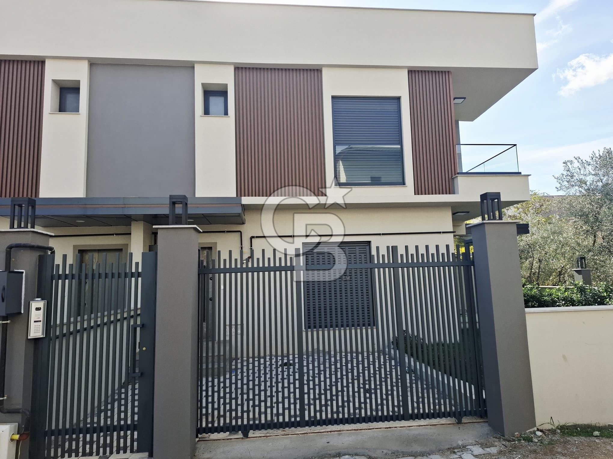 MENDERES COLDWELL BANKER POYRAZ'DAN ÖZEL OTOPARKLI BAHÇELİ VİLLA