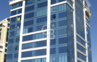 ÇUKURAMBARDA PLAZADA GENİŞ KULLANIŞLI KİRALIK OFİS
