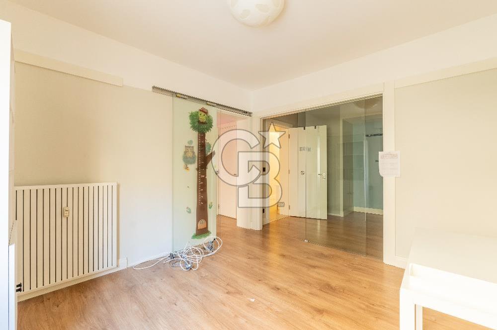 ALSANCAK CUMHURİYET MEYDANI KISA DÖNEM EŞYALI KİRALIK 4+1 DAİRE