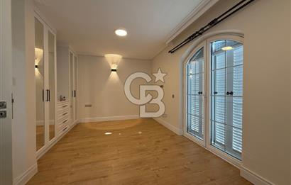 Urla İskele'de Denize 100 m 3+2 Satılık Villa