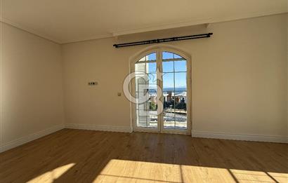 Urla İskele'de Denize 100 m 3+2 Satılık Villa