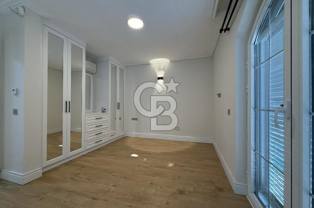 Urla İskele'de Denize 100 m 3+2 Satılık Villa