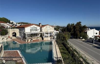 Urla İskele'de Denize 100 m 3+2 Satılık Villa
