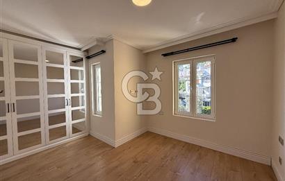 Urla İskele'de Denize 100 m 3+2 Satılık Villa